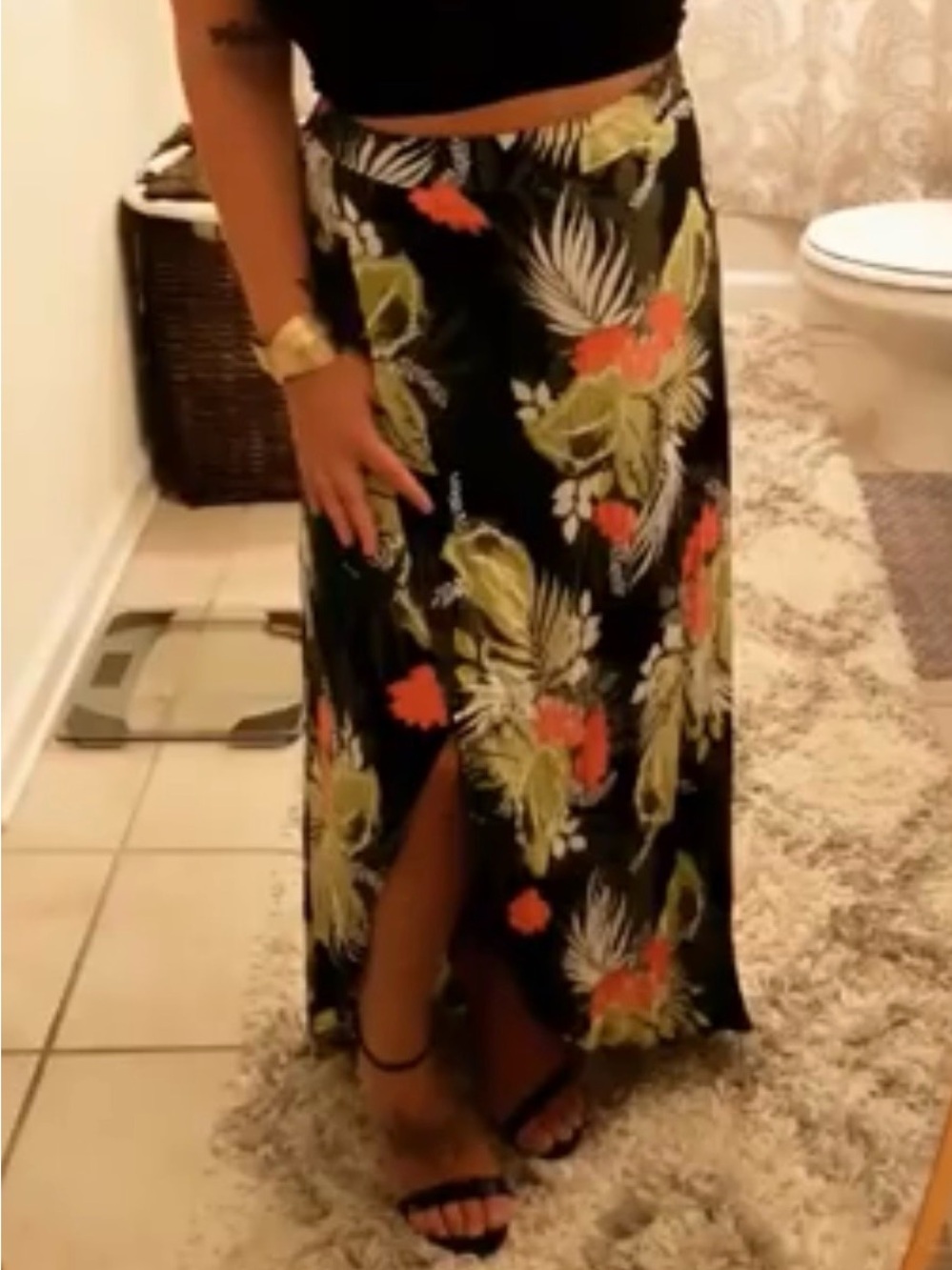 Express Black Maxi Skirt with Tropical Print and Side Slit

Will fit XS/S